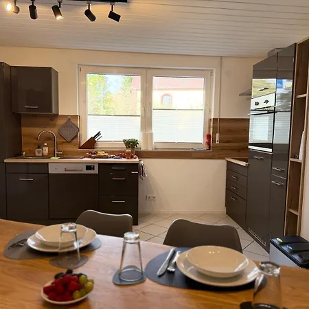 Grosszuegige In - Platz Bis Zu 8 Personen Appartamento