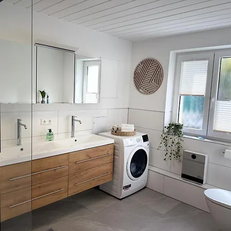 Grosszuegige In - Platz Bis Zu 8 Personen Appartamento