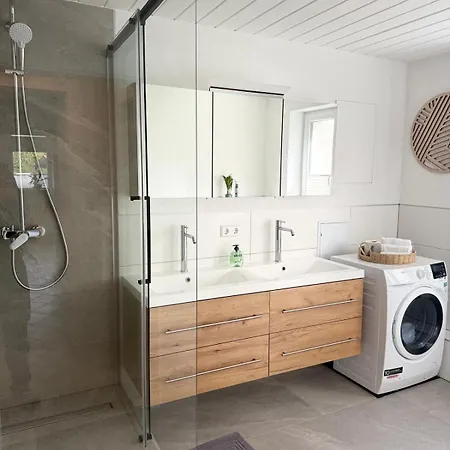 Grosszuegige In - Platz Bis Zu 8 Personen Fleischwangen